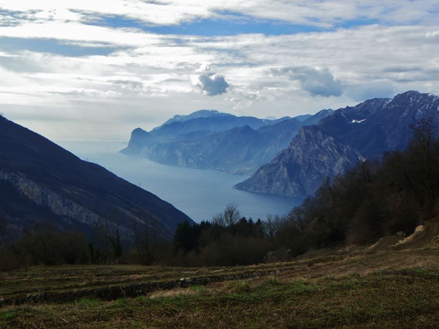Il Lago di Garda dal Maso Naranch - 860 m - feb2015  (2).JPG