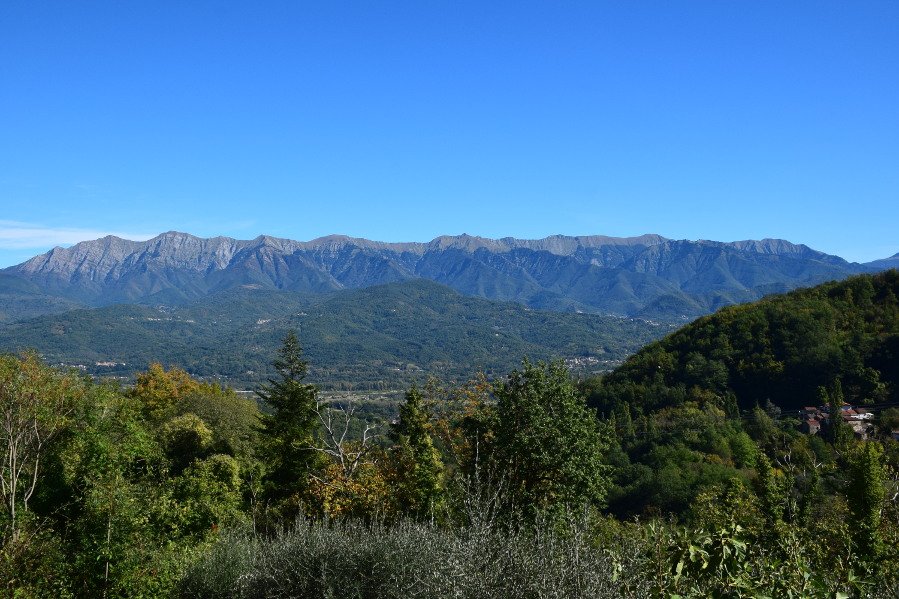 33-Appennino tosco emiliano (panorama da Castevoli).JPG